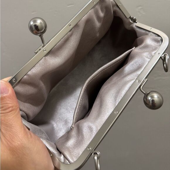 Silver Glitter Sheepskin Handmade Kisslock Slouchy Clutch/Wristlet/Crossbody - Picture 17 of 17